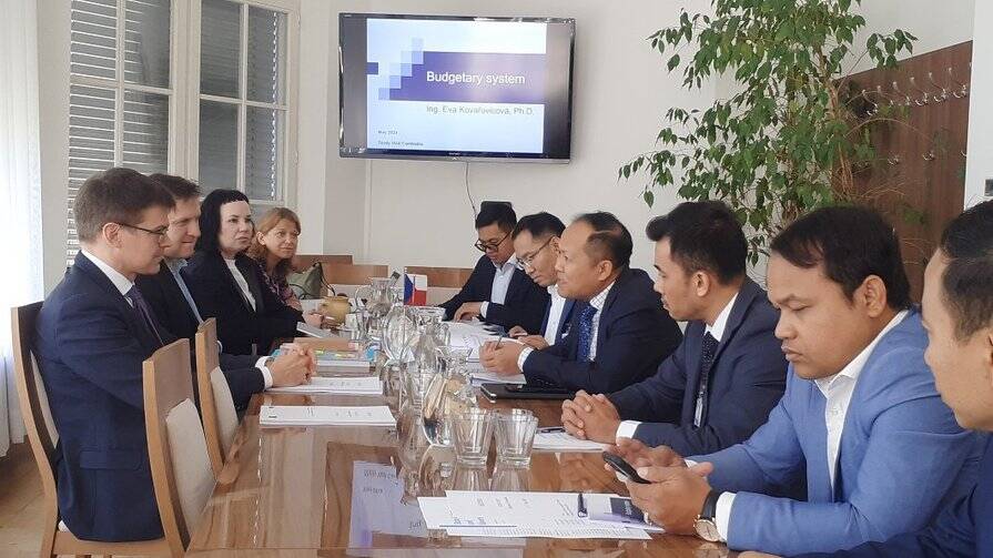 МинФин Чехия заседание